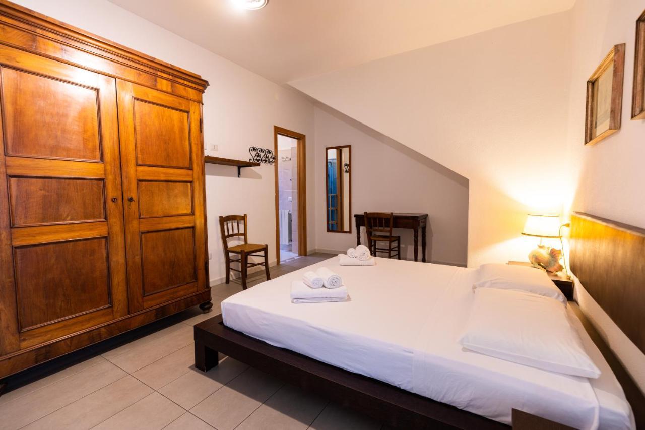 Theo'S Rooms Olbia Exterior photo